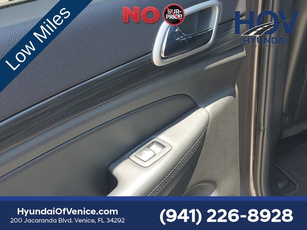 2019 Jeep Grand Cherokee Laredo E