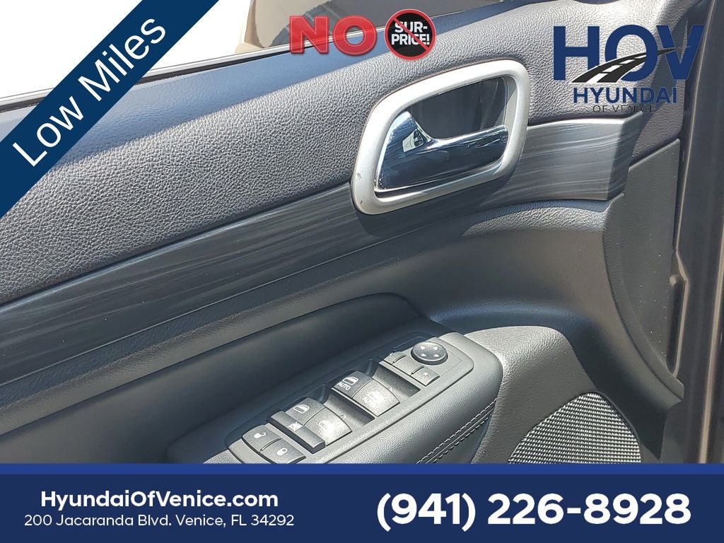 2019 Jeep Grand Cherokee Laredo E