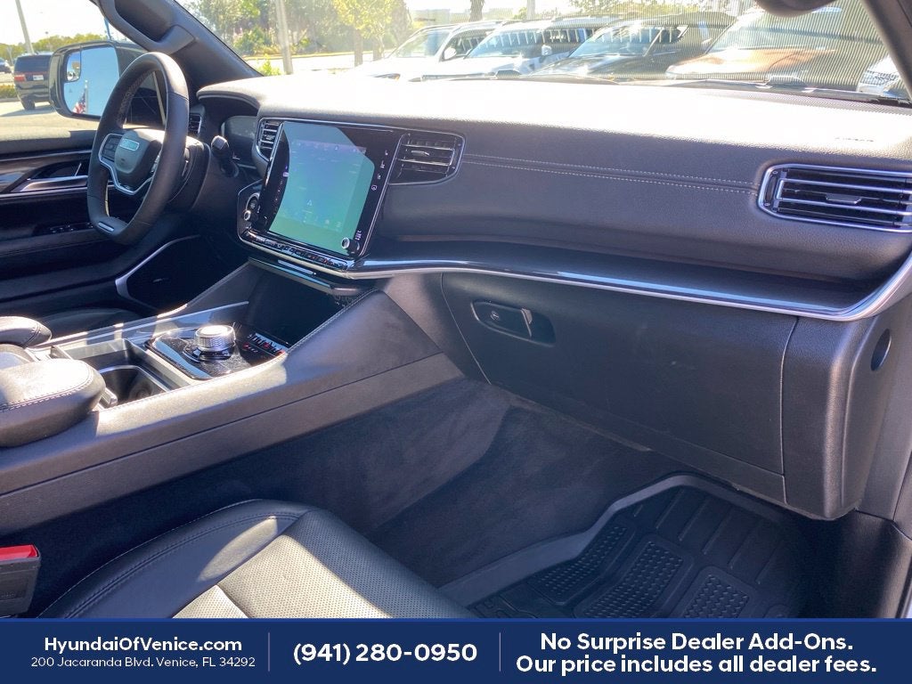 2023 Jeep Wagoneer L Base
