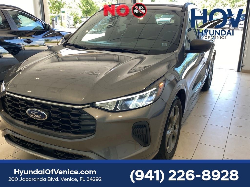 2023 Ford Escape Hybrid ST-Line