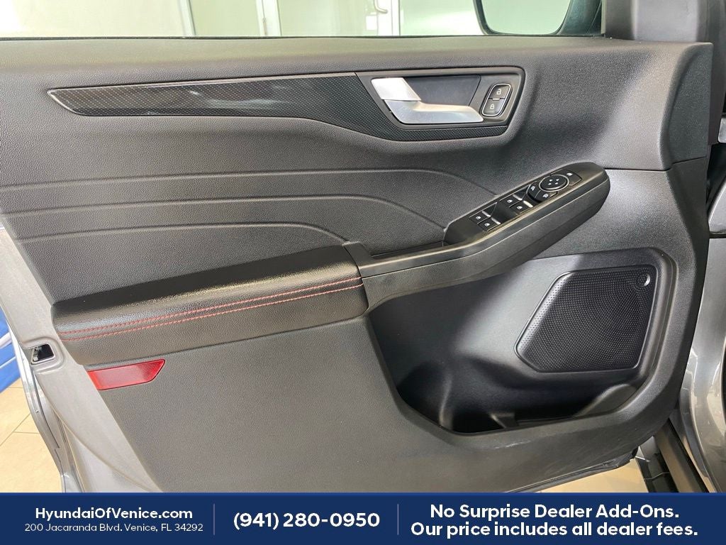 2023 Ford Escape Hybrid ST-Line
