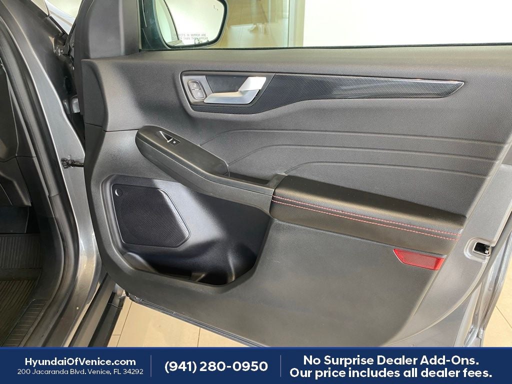 2023 Ford Escape Hybrid ST-Line