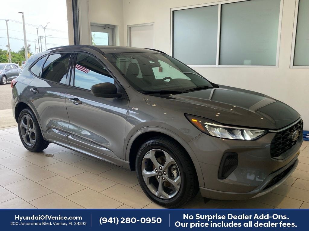 2023 Ford Escape Hybrid ST-Line