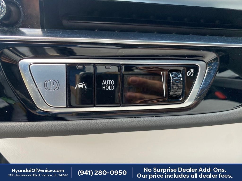 2025 Cadillac LYRIQ Sport