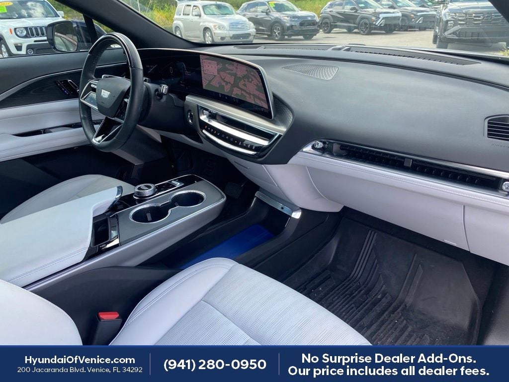 2025 Cadillac LYRIQ Sport