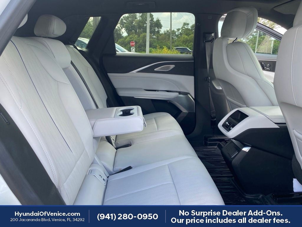 2025 Cadillac LYRIQ Sport
