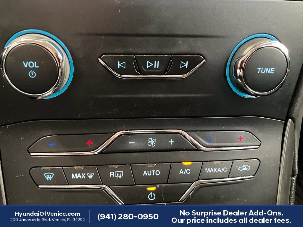 2020 Ford Edge SE