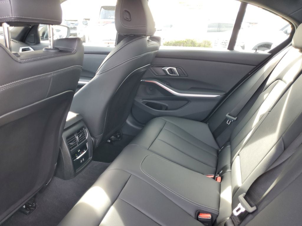 2025 BMW 3 Series 330i