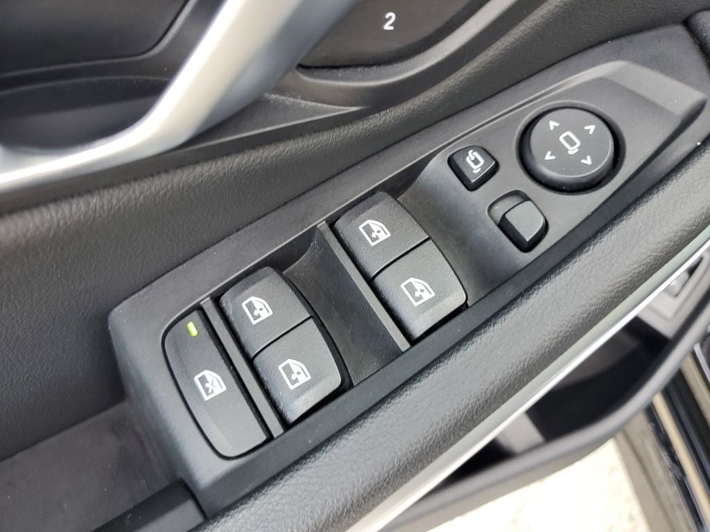 2025 BMW 3 Series 330i