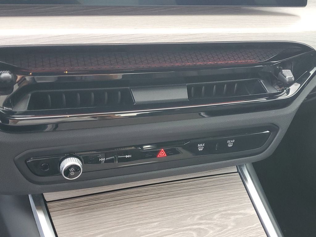 2025 BMW 3 Series 330i