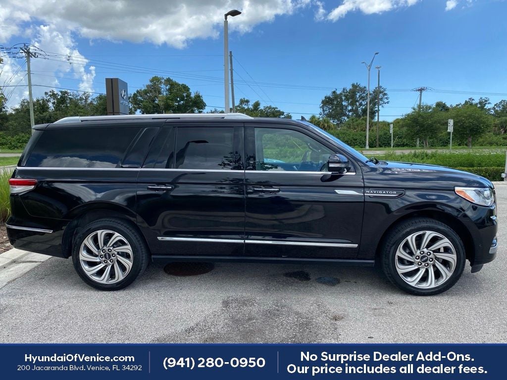 2022 Lincoln Navigator L Reserve
