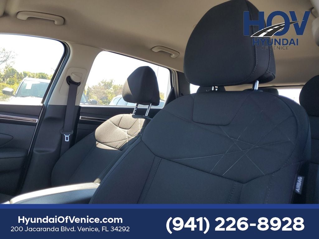 2023 Hyundai TUCSON SE