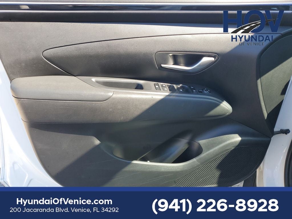 2023 Hyundai TUCSON SE