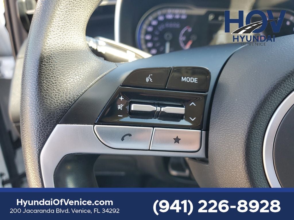 2023 Hyundai TUCSON SE