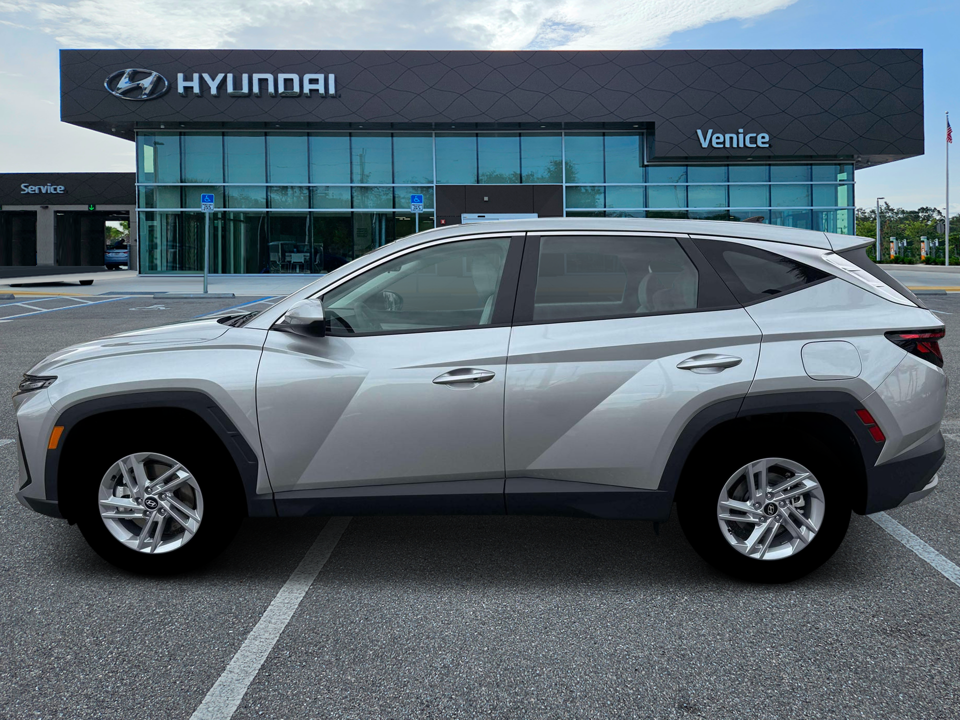 2026 Hyundai TUCSON SE FWD