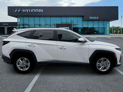 2026 Hyundai TUCSON SE FWD
