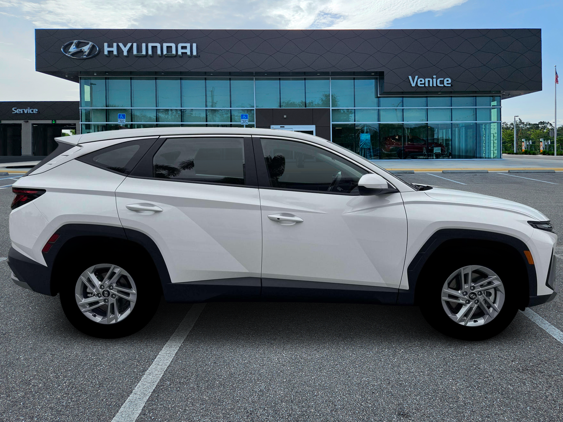 2026 Hyundai TUCSON SE FWD