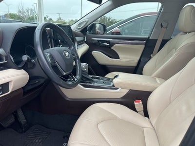 2021 Toyota Highlander Hybrid Limited