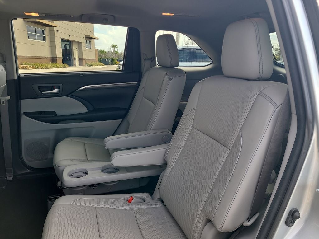 2018 Toyota Highlander Base