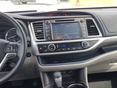 2018 Toyota Highlander Base