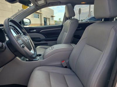2018 Toyota Highlander Base