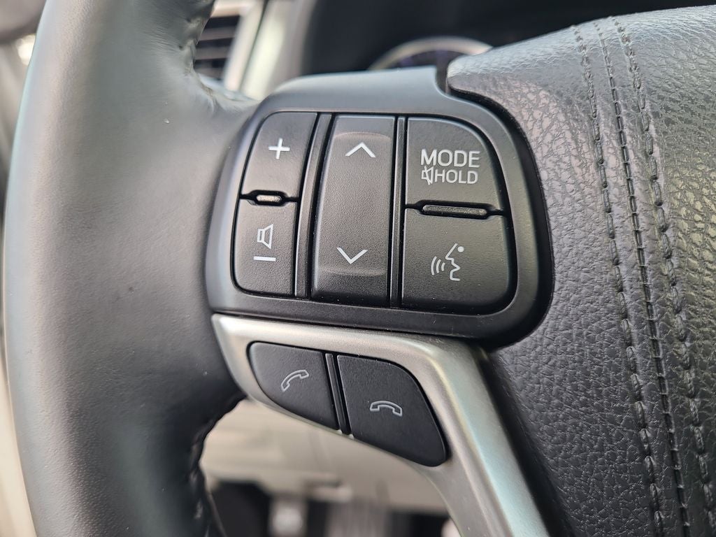 2018 Toyota Highlander Base