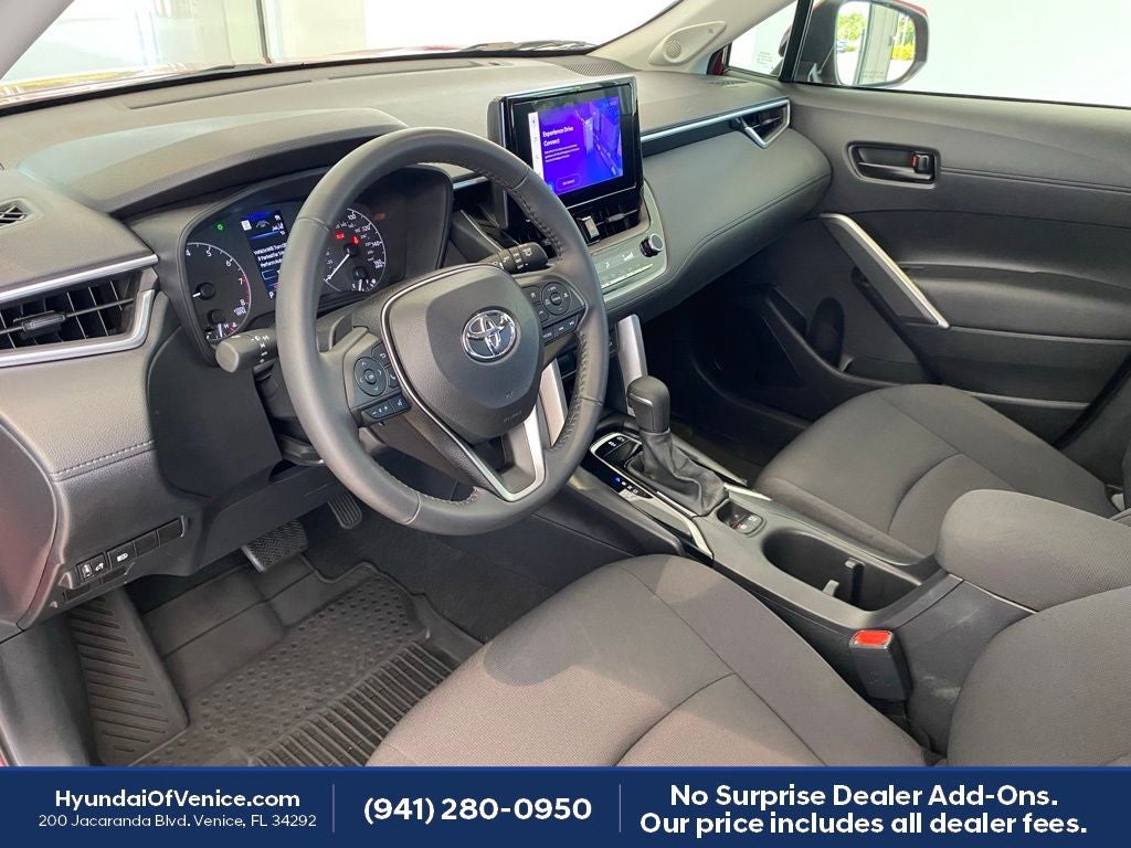 2024 Toyota Corolla Cross LE