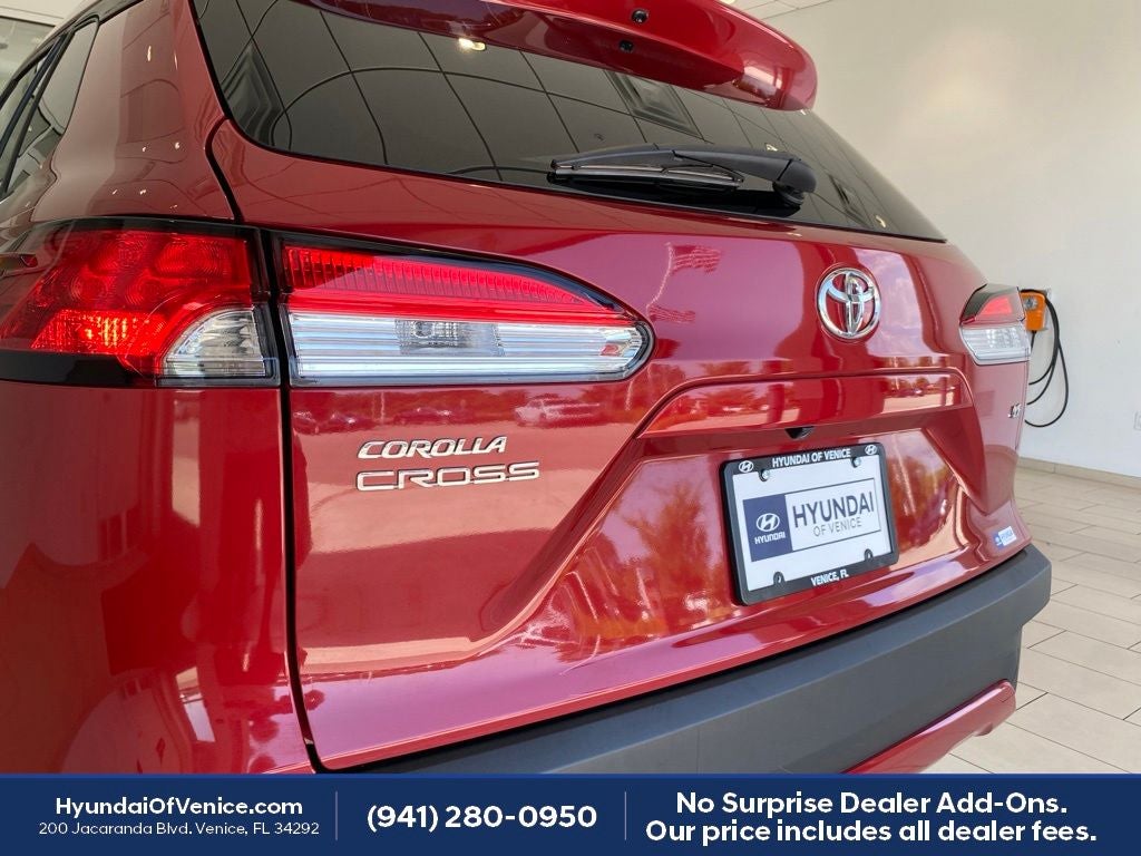 2024 Toyota Corolla Cross LE