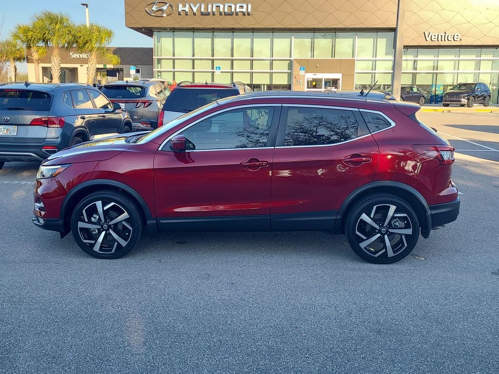2022 Nissan Rogue Sport SL