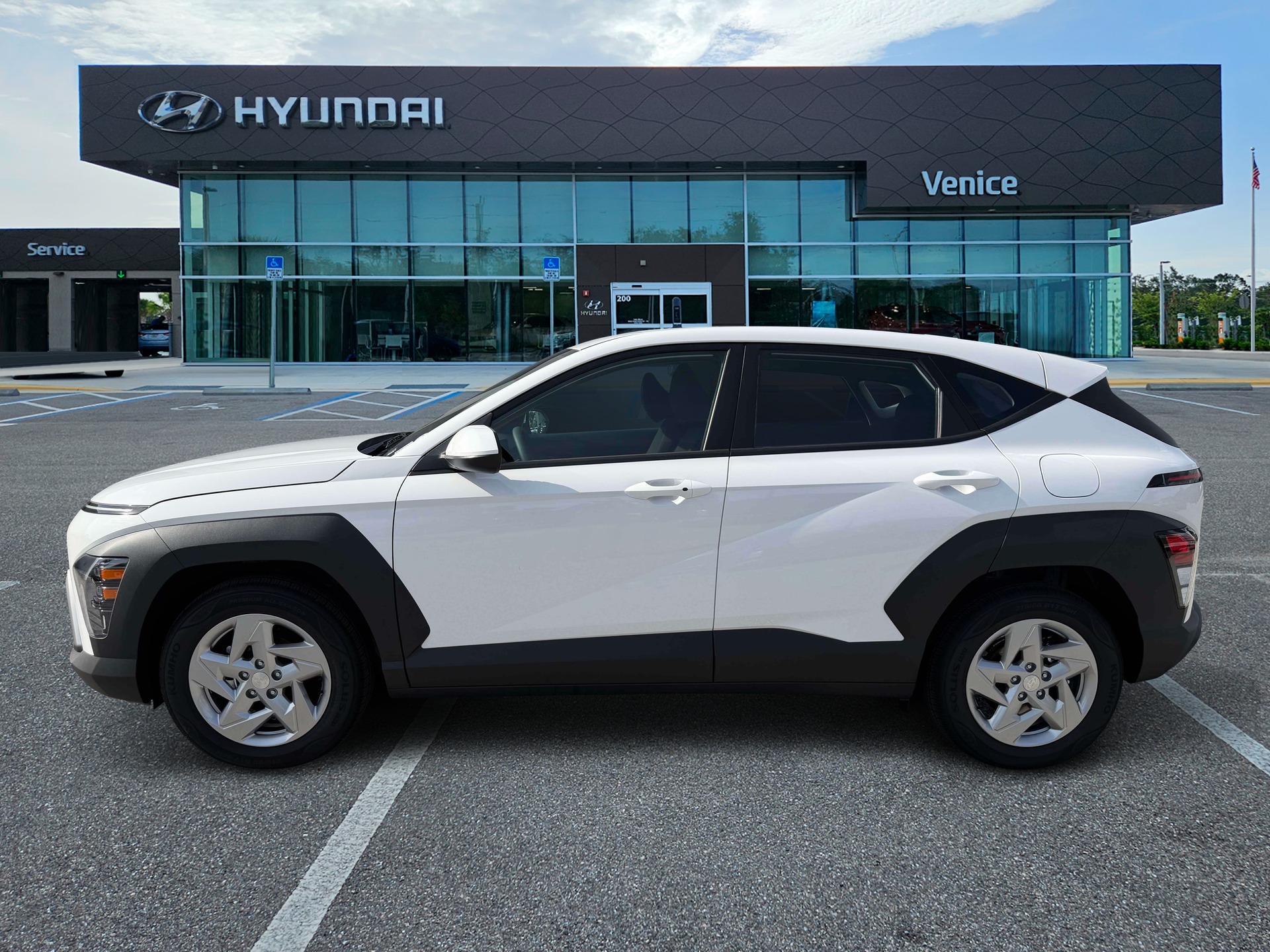 2027 Hyundai KONA SE FWD