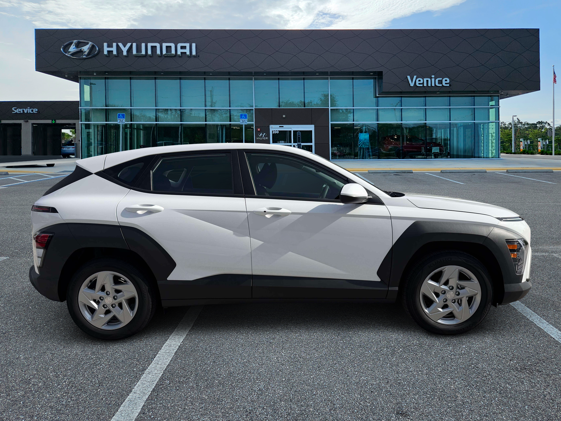 2027 Hyundai KONA SE FWD