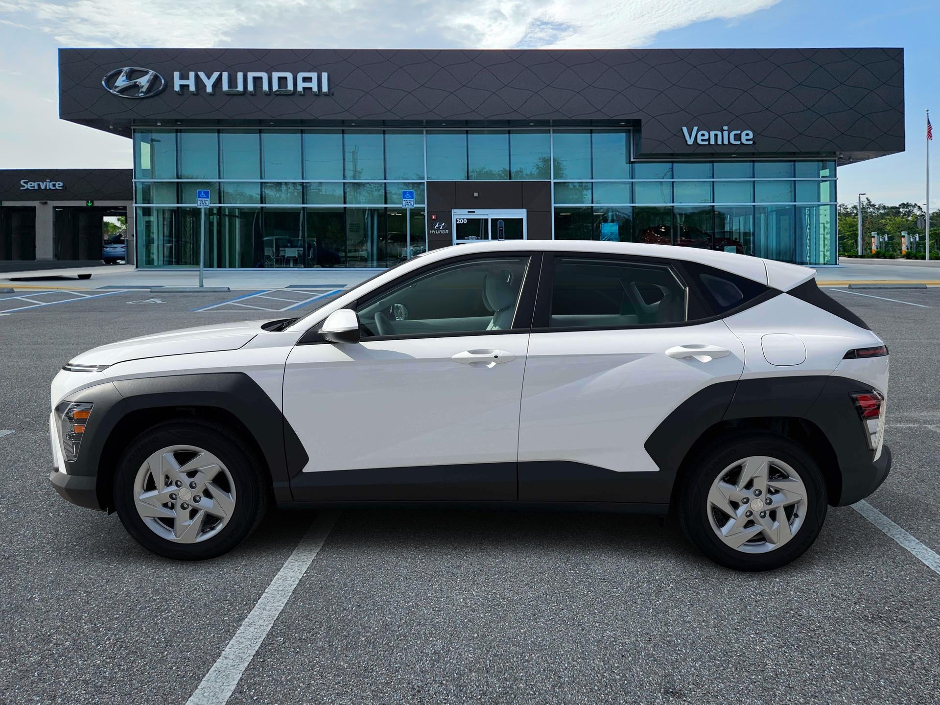 2027 Hyundai KONA SE FWD