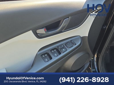 2022 Hyundai KONA SE