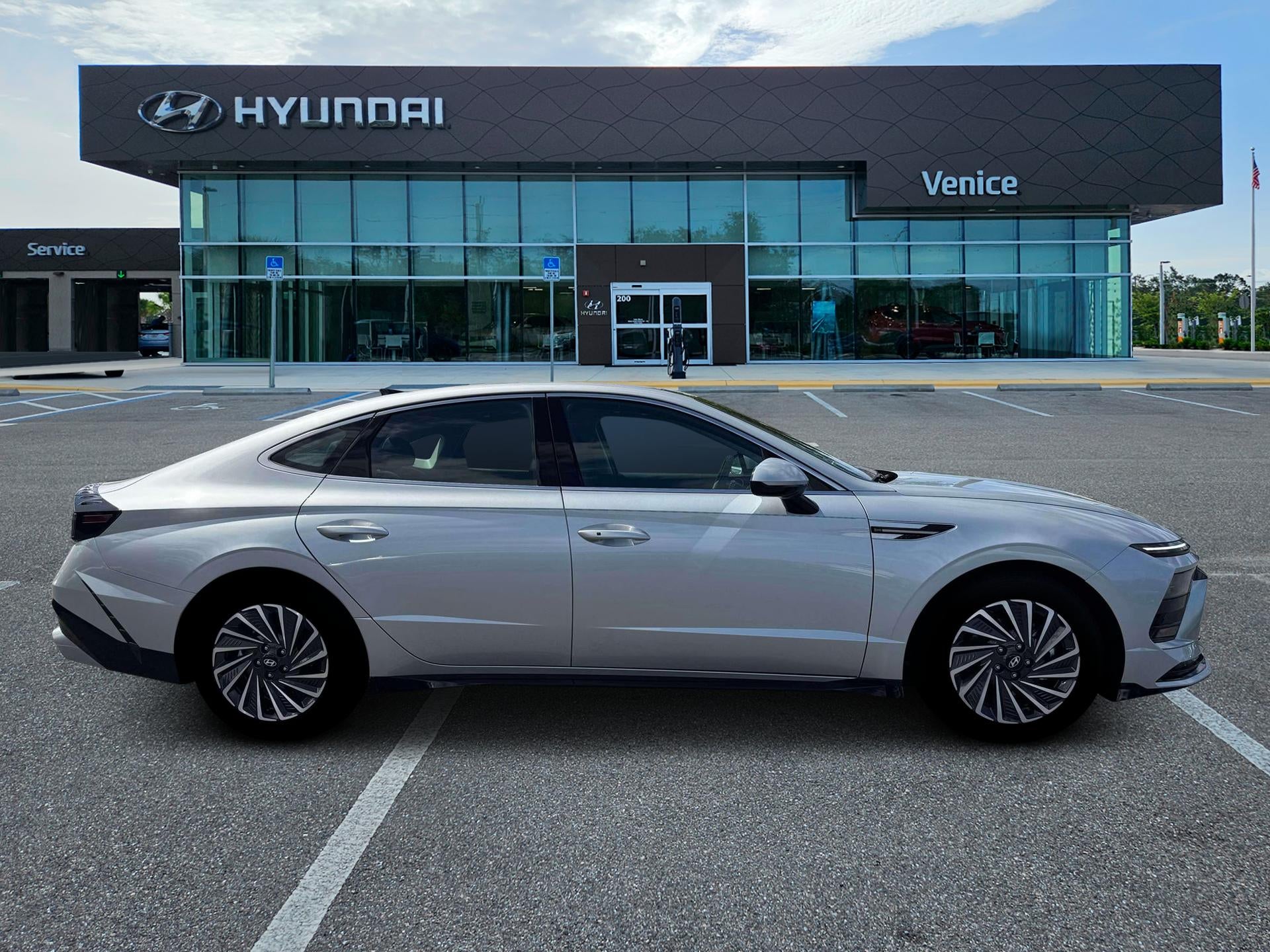 2026 Hyundai SONATA HYBRID SEL