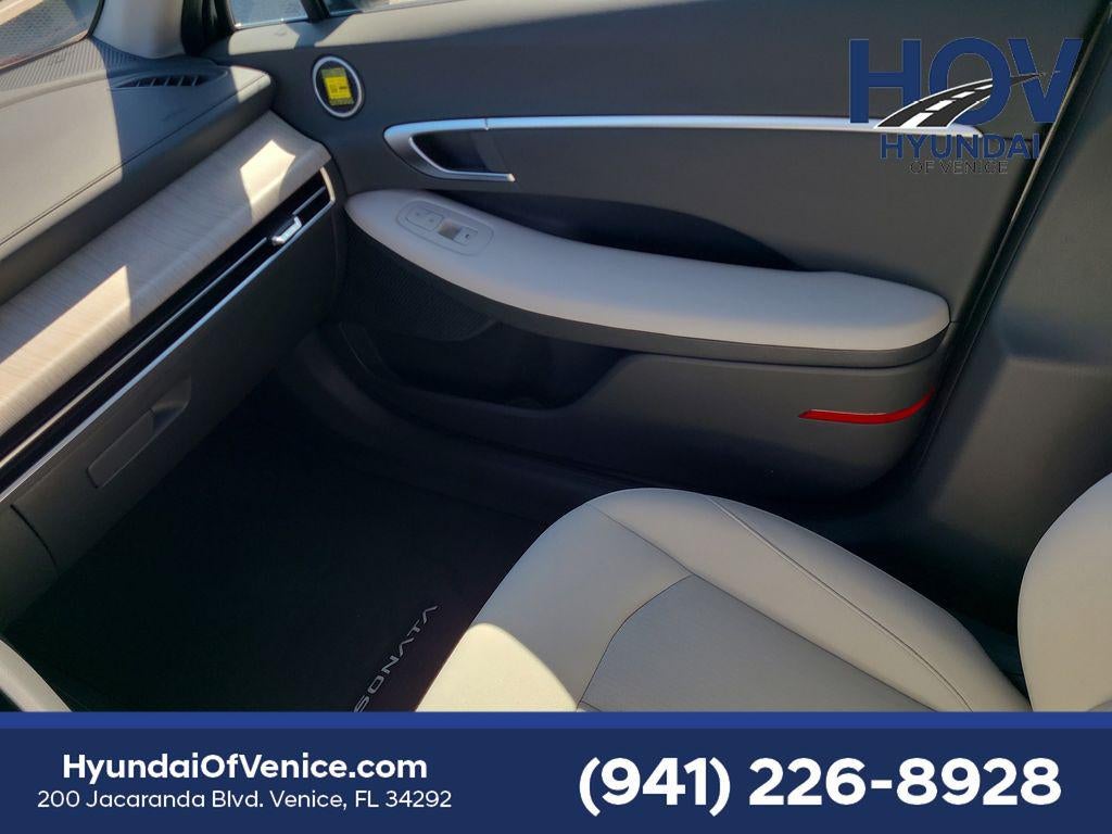 2025 Hyundai SONATA HYBRID SEL