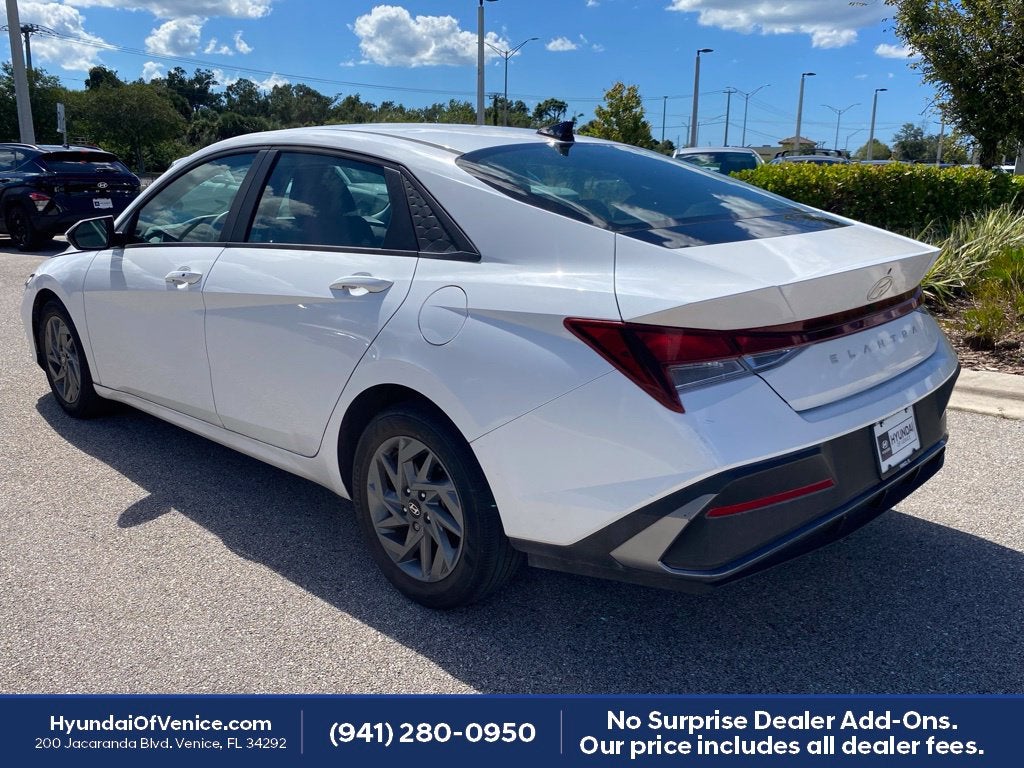 2024 Hyundai ELANTRA SEL