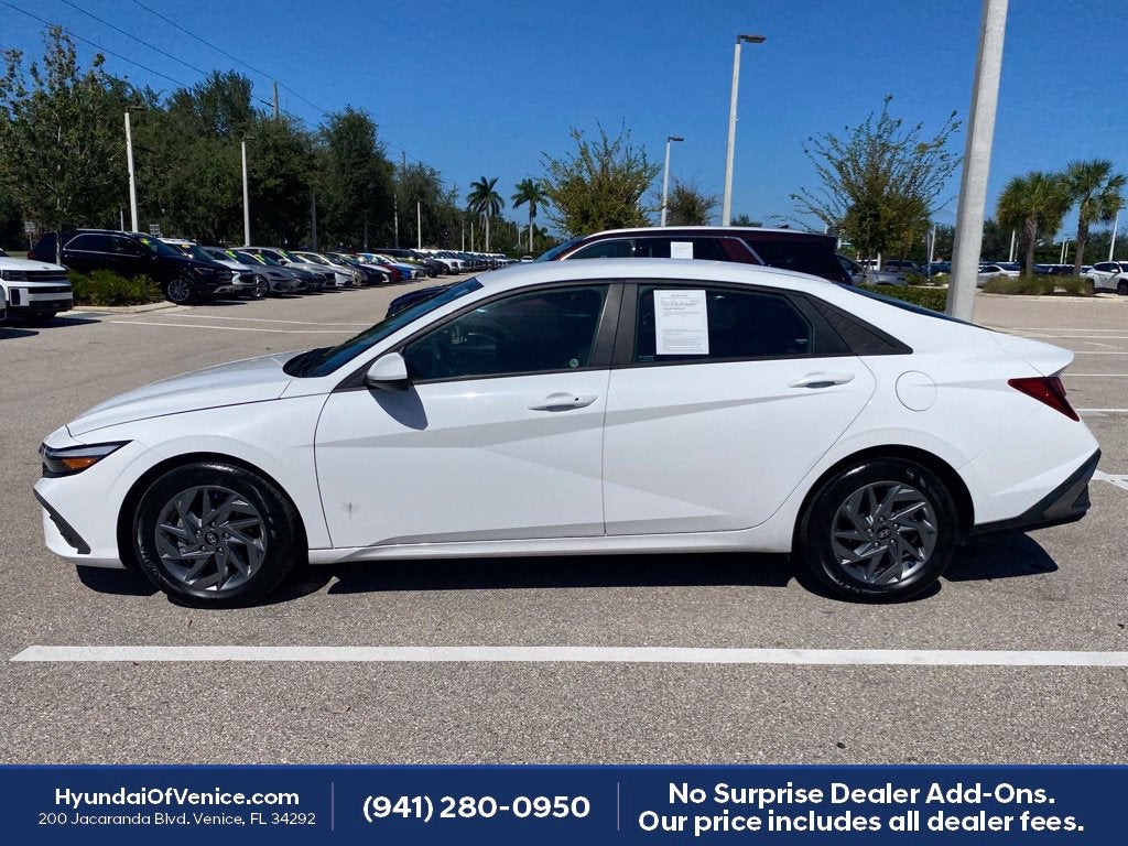 2024 Hyundai ELANTRA SEL