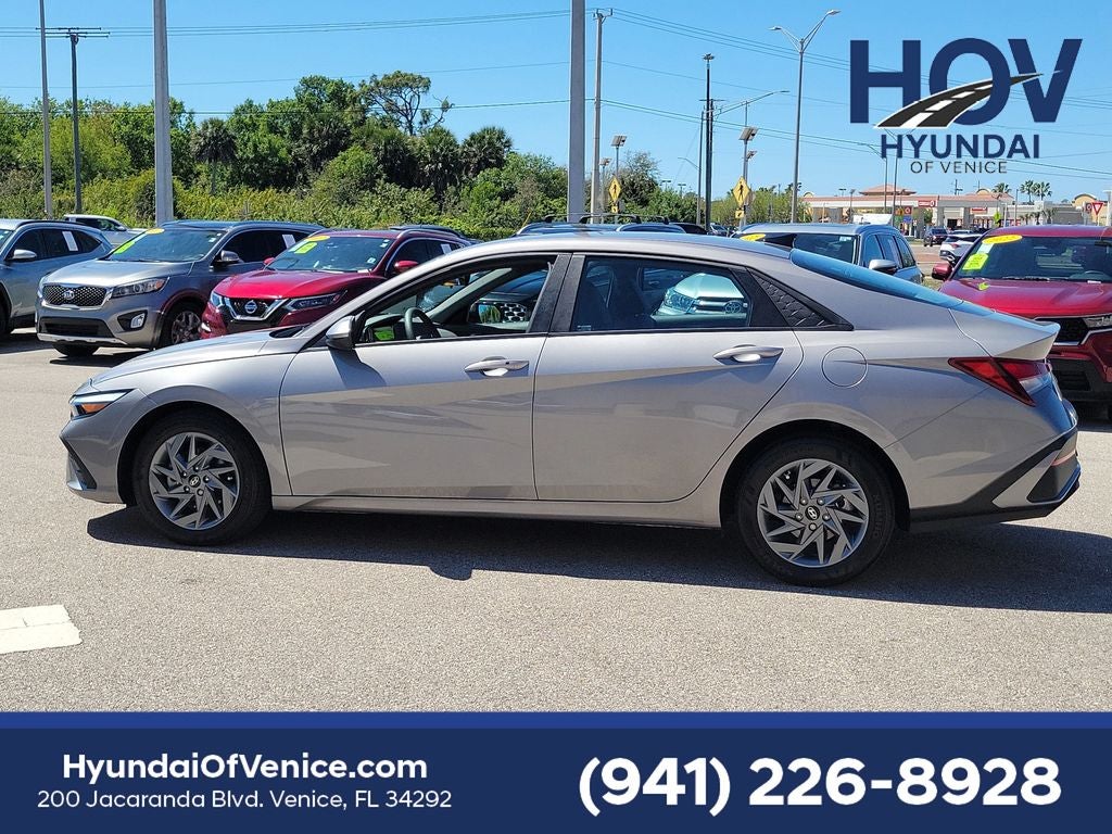2024 Hyundai ELANTRA SEL