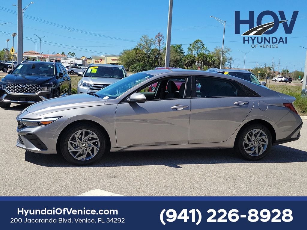 2024 Hyundai ELANTRA SEL