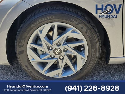 2024 Hyundai ELANTRA SEL