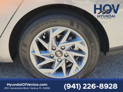 2024 Hyundai ELANTRA SEL