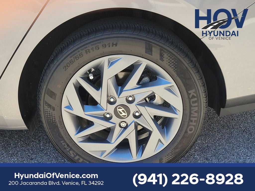 2024 Hyundai ELANTRA SEL