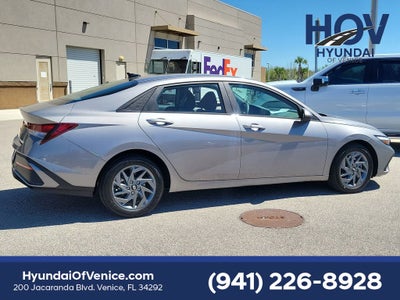 2024 Hyundai ELANTRA SEL