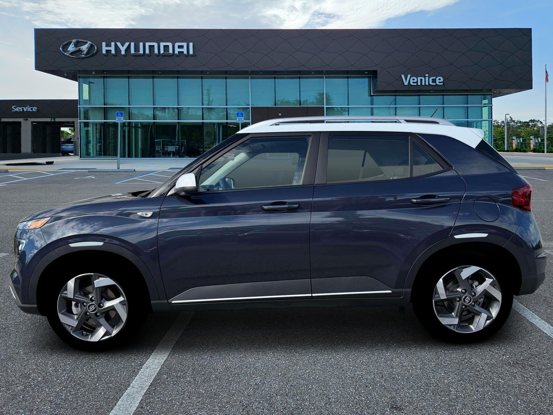 2026 Hyundai VENUE SEL W/Two-Tone Roof