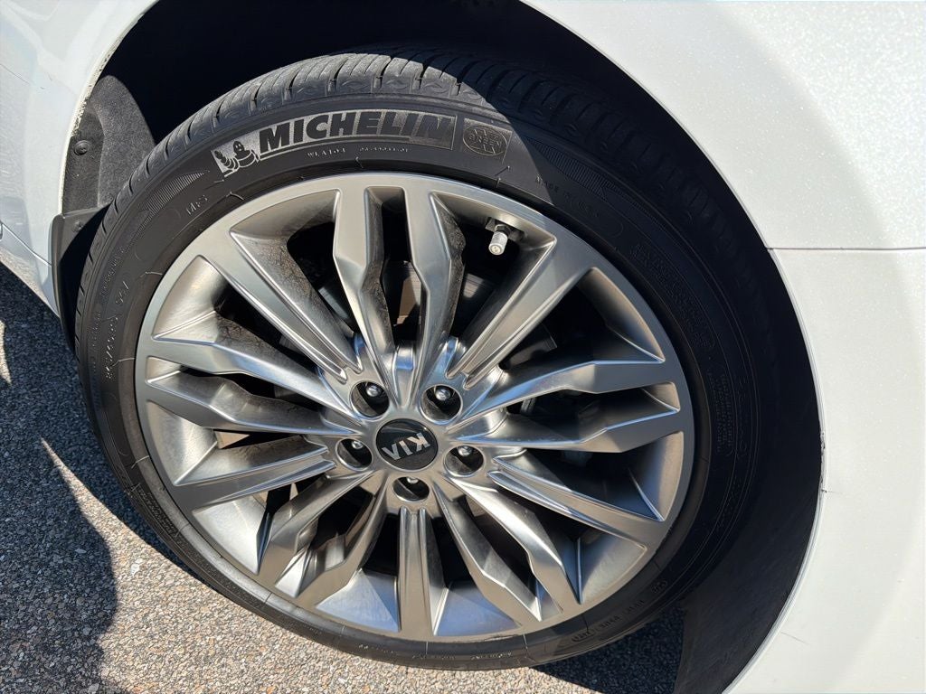 2020 Kia Cadenza Limited