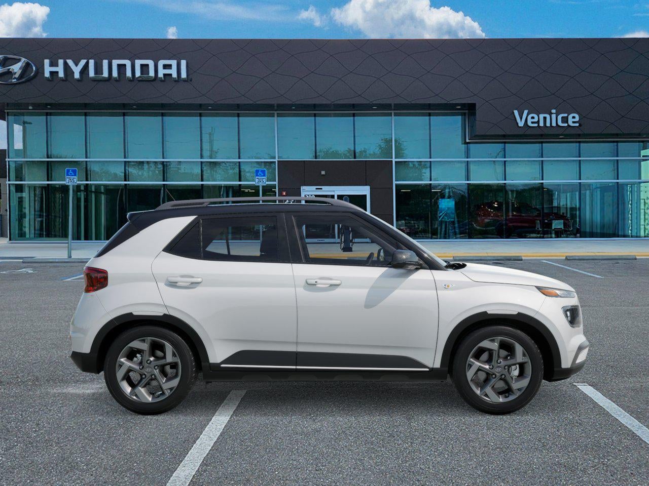 2026 Hyundai VENUE SEL W/Two-Tone Roof